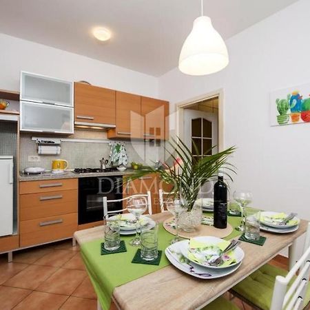 Santa Eufemia Rovinj 10Min Walk To City & Free Garage Parking Διαμέρισμα Εξωτερικό φωτογραφία